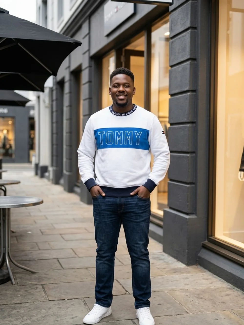 Tommy Hilfiger White & Blue Logo Crewneck Sweat Shirt